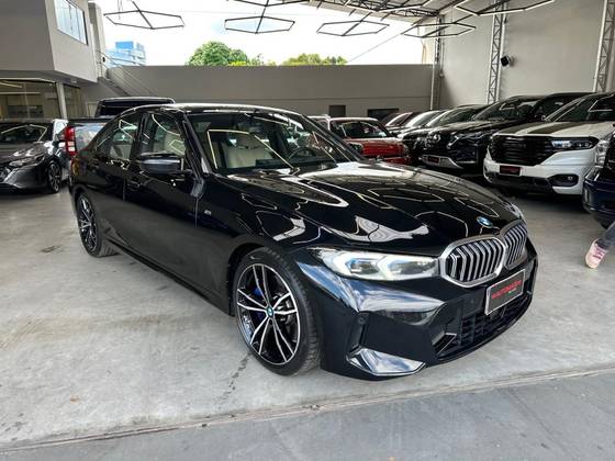 BMW 320i 2.0 16V TURBO FLEX M SPORT AUTOMÁTICO BMW 320i 2.0 16V TURBO FLEX M SPORT AUTOMÁTICO